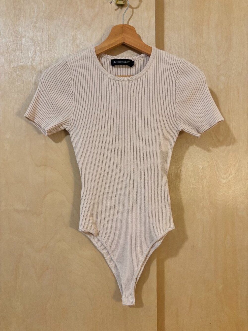 Minimalist Cream / Beige Ribbed Knit Short Sleeve Crewneck Bodysuit Size S
